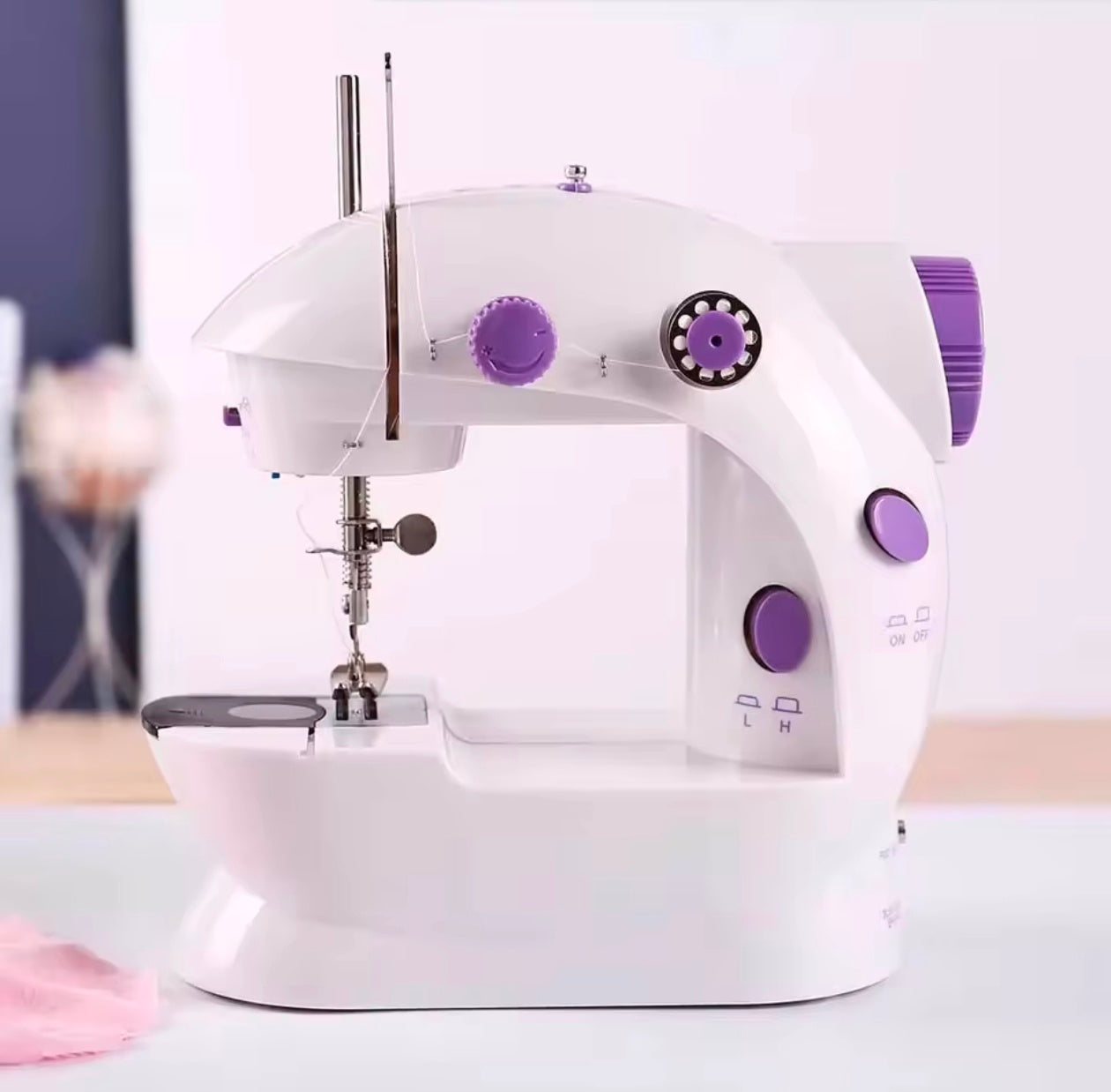Mini Electric Double-Speed Sewing Machine with Night Light Foot Pedal Portable Home Starter Kit for Beginners Mini Electric Double-Speed Sewing Machine with Night Light Foot Pedal Portable Home Starter Kit for Beginners